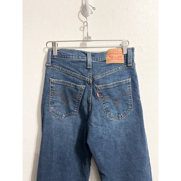 Levi’s Women’s PREMIUM Wedgie Straight Button Fly Jeans Size 26 Dark Wash denim - Picture 8 of 9